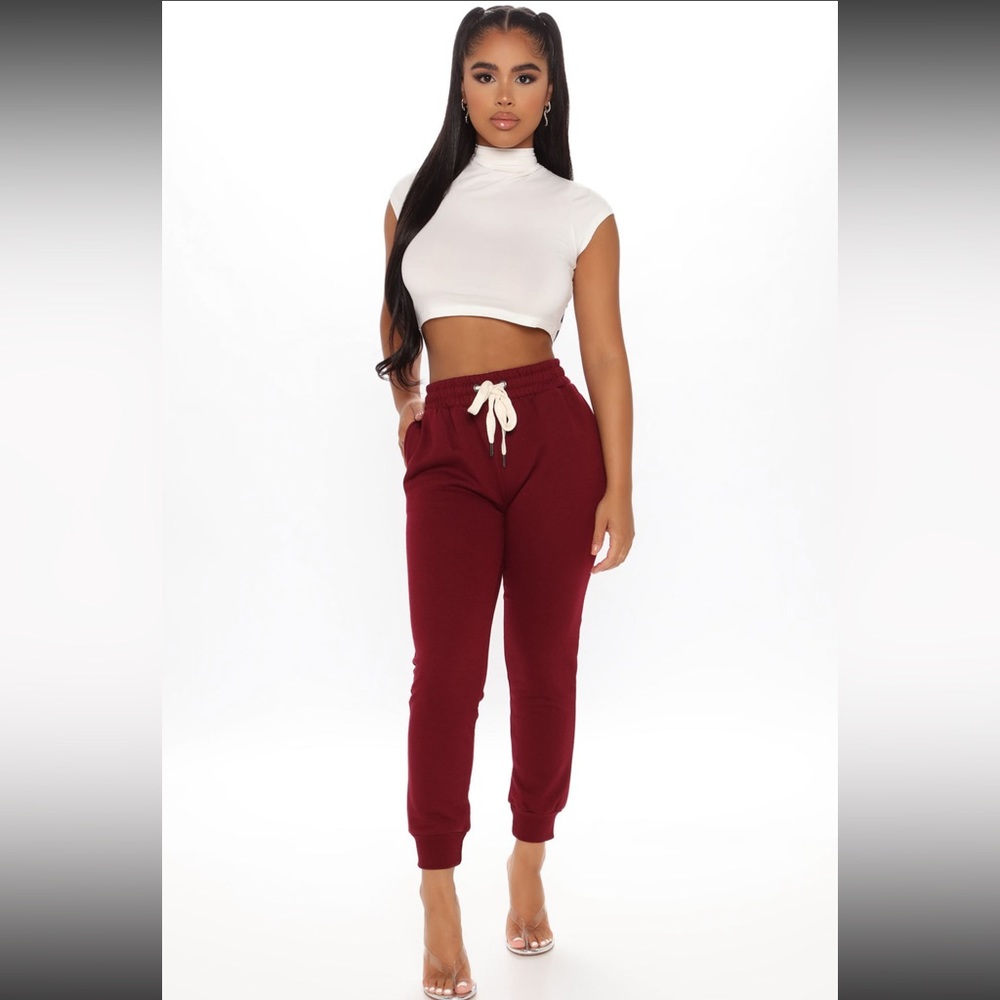 Fashion nova burgundy joggers size large